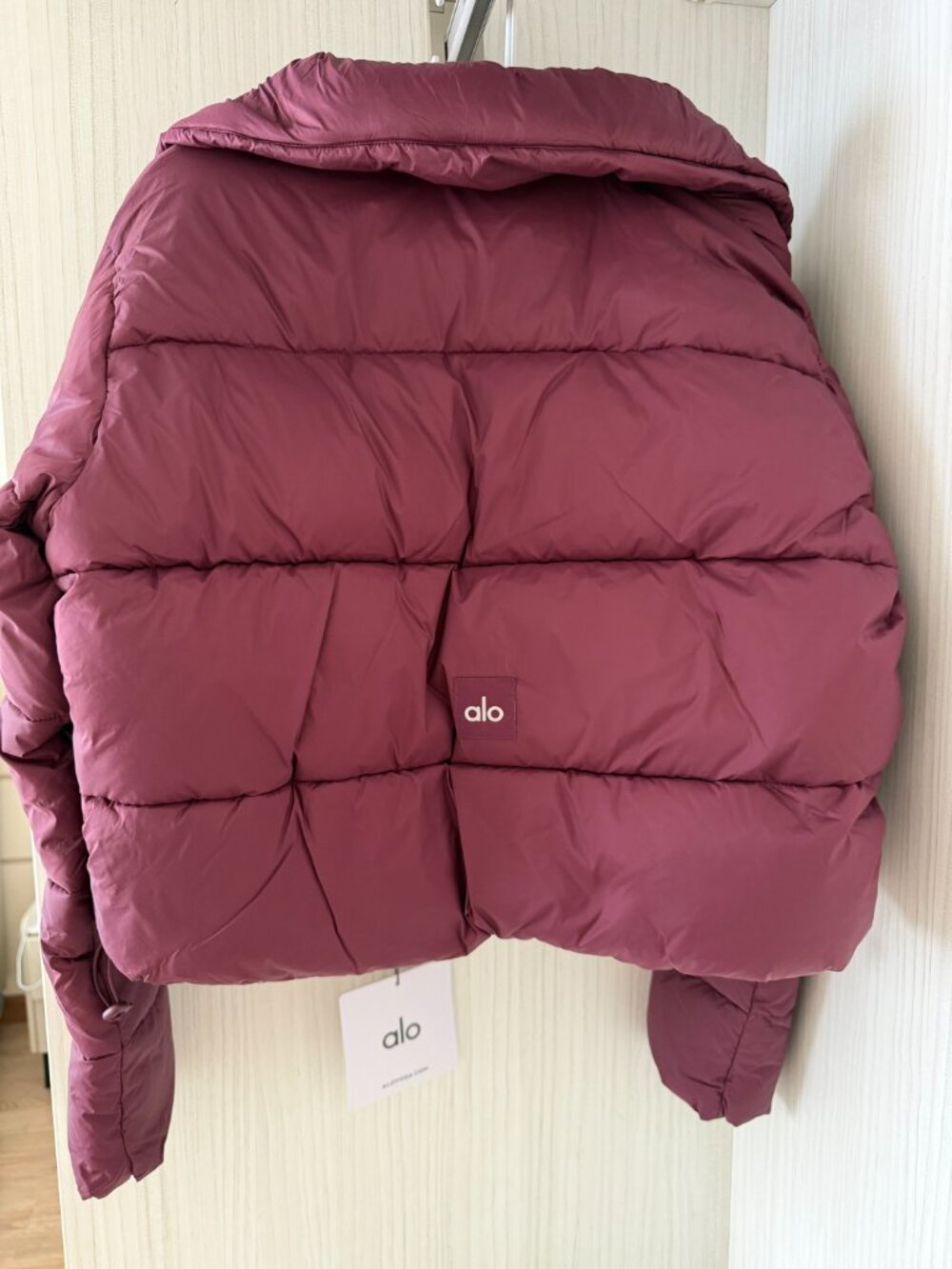 Alo Yoga Gold Rush Puffer Limited Color Burgundy Size L - Picture 7 of 7